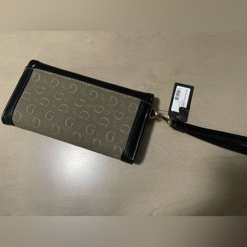 ⭐️ GUESS Wallet - Picture 4 of 5